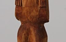 „Śpiewak wiejski”, drewno pokostowane, wys.19 cm, MET/67205