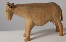 Krowa, drewno niepolichromowane, wys.13 cm, MET/67204