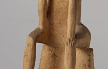 Chrystus Frasobliwy, drewno niepolichromowane, wys. 22,5 cm, MET/67185