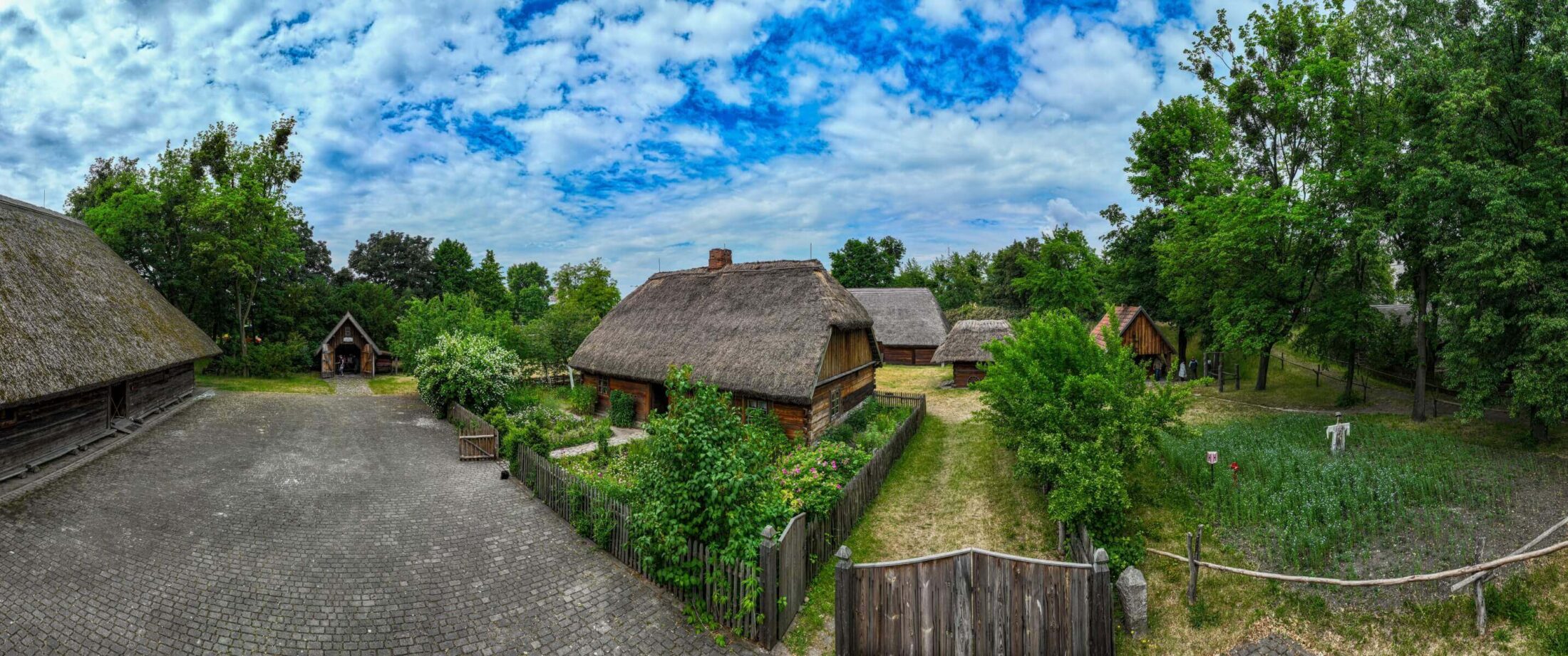 Zdjęcie zagrody kujawskiej