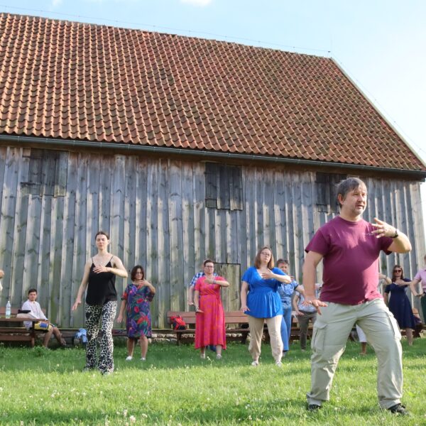 Tai chi w skansenie 