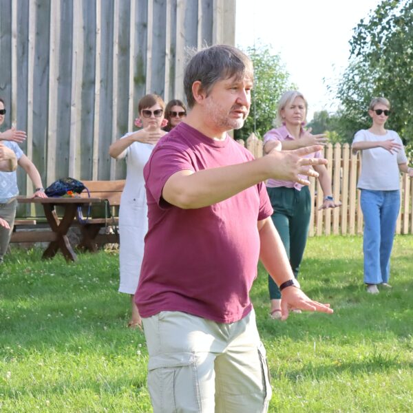 Tai chi w skansenie 
