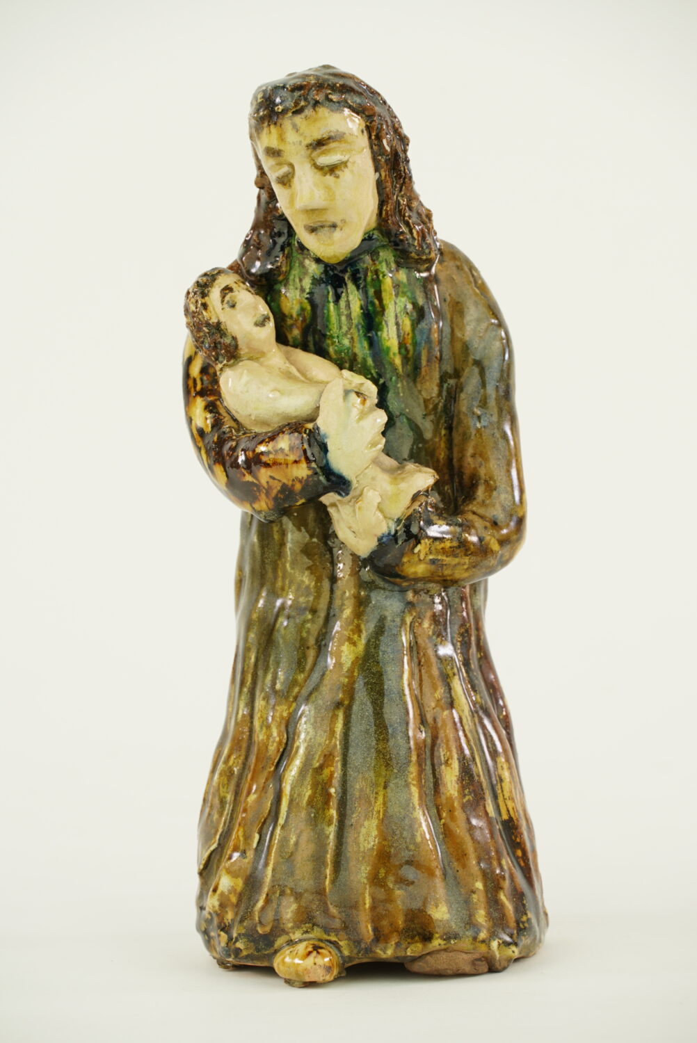 Kobieta z dzieckiem - rzeźba