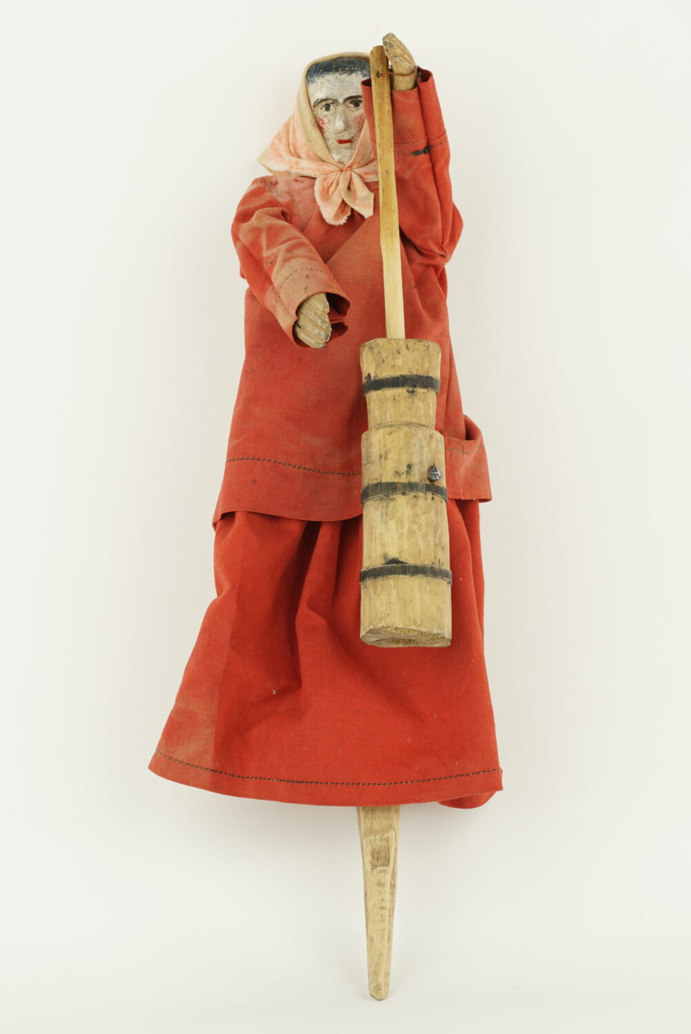 Kukiełka kobiety z maselnicą